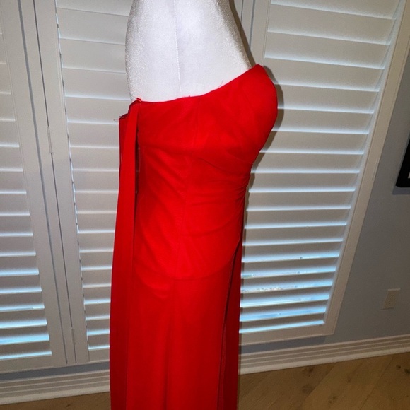 Faviana red long formal sweetheart gown ruched with cape train size 4 - Picture 7 of 14